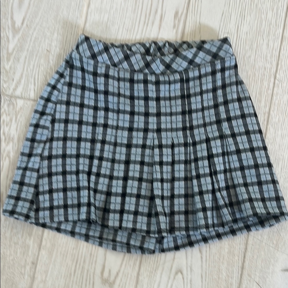 Zara girls 13-14 plaid skort.